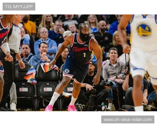 快船崩盘:哈登拼尽全力也换不回胜利! 快船崩盘:哈登拼尽全力也换不回胜利!