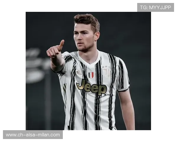 德里赫特在队内视频会议分享防守心得，显领袖风范