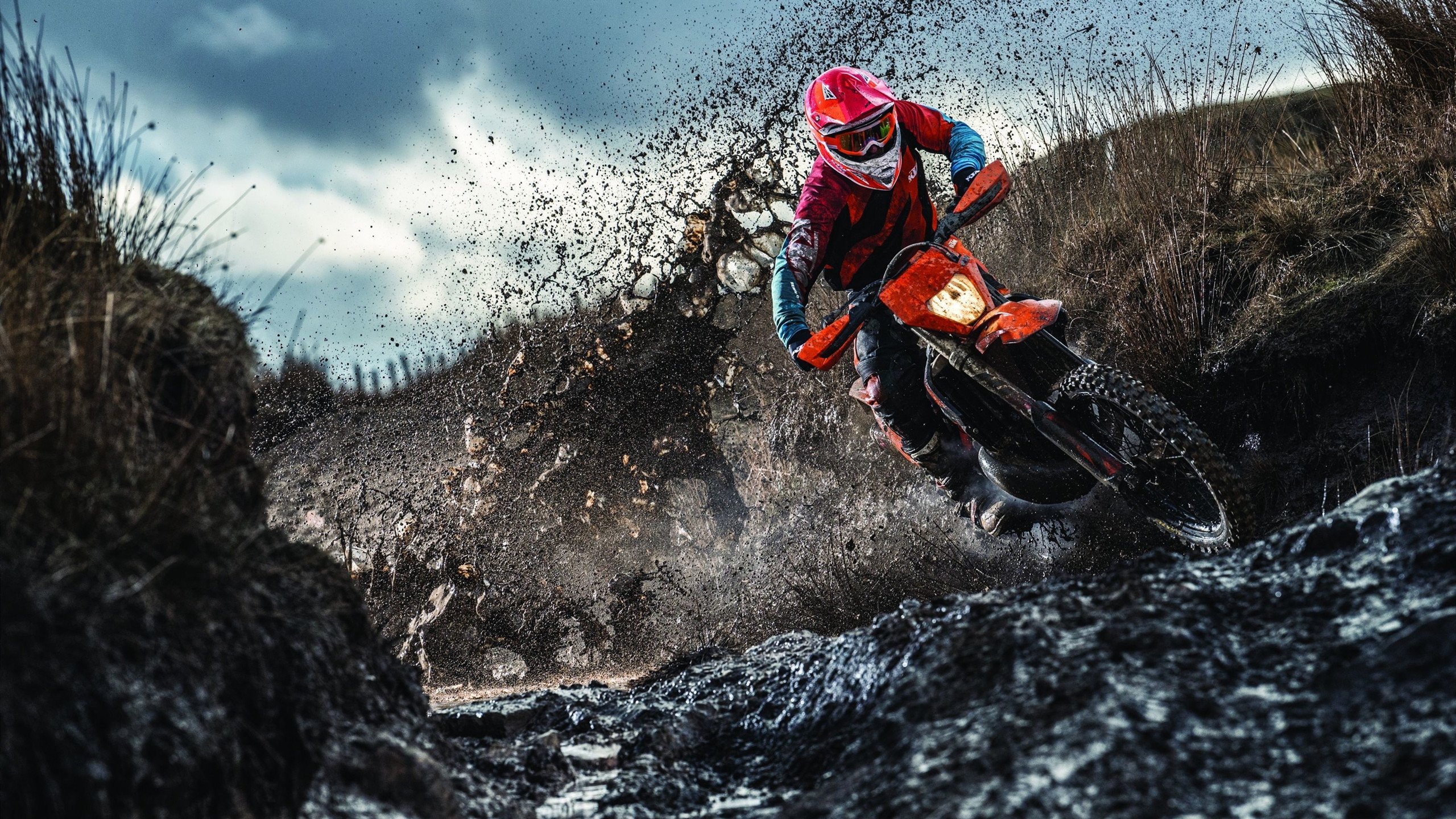 广东队防守端表现稳健有效限制对方攻势,广东队的打法